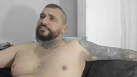 drake whitee Independent Model online show from 02.14.25