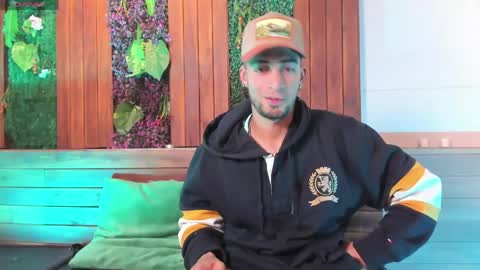 Snapshot of drakeneumann chatting on 05.11.26 Drake Neuman online show from 05.11.26