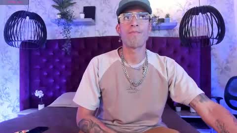 Snapshot of drakeneumann chatting on 07.26.26 Drake Neuman online show from 07.26.26