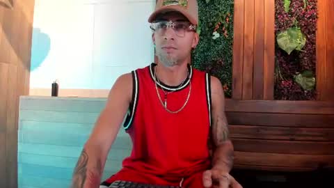 Snapshot of drakeneumann chatting on 08.03.26 Drake Neuman online show from 08.03.26