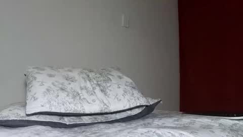 Snapshot of drakesonxx chatting on 05.17.26 Andrs Independent Model online show from 05.17.26