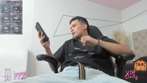 Snapshot of drakostone chatting on 04.23.26 Drako online show from 04.23.26
