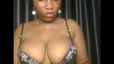 Snapshot of dramadoll_ chatting on 11.01.25 dramadoll_ online show from 11.01.25