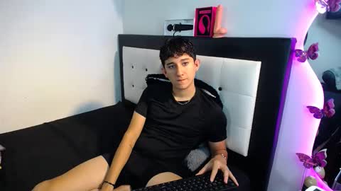 Snapshot of dravith_and_valery chatting on 10.09.25 -- nicolle and jhon -- online show from 10.09.25