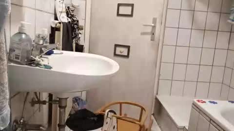 Snapshot of drdonzo687 chatting on 10.30.25 David online show from 10.30.25