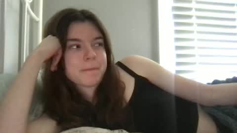 Snapshot of dream1girl_ chatting on 03.08.25 ur dream girl online show from 03.08.25