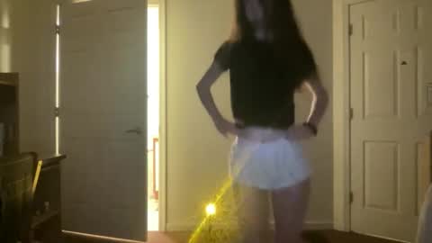 Snapshot of dream1girl_ chatting on 04.22.26 ur dream girl online show from 04.22.26