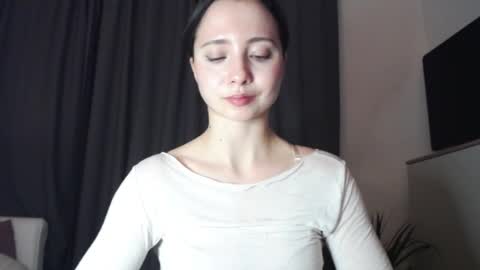 Nicole online show from 11.28.25