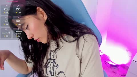 Snapshot of dream_vibes chatting on 12.21.24 Alina online show from 12.21.24