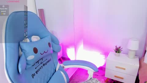 Snapshot of dream_vibes chatting on 12.22.24 Alina online show from 12.22.24