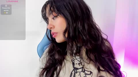 Snapshot of dream_vibes chatting on 12.29.24 Alina online show from 12.29.24