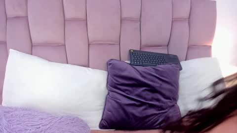 Snapshot of dream_vibes chatting on 01.11.25 Alina online show from 01.11.25