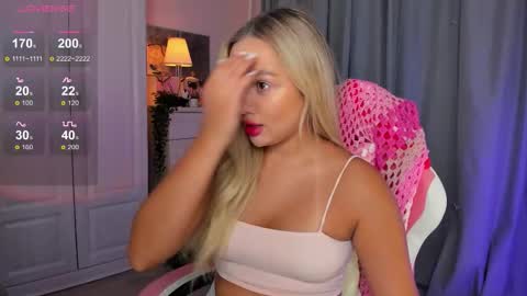 Snapshot of dreamaise chatting on 10.05.25 Mary pvt open use pink and blue app lovense online show from 10.05.25