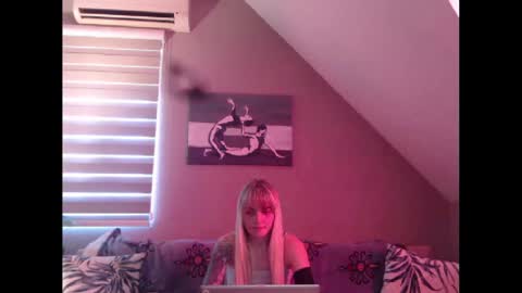 A girl online show from 02.05.25