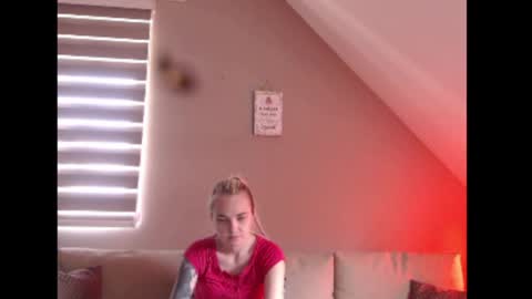 Snapshot of dreamcatcherfantasy chatting on 07.27.26 A girl online show from 07.27.26