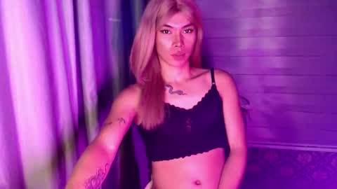 Snapshot of dreamcome_truexx chatting on 01.05.26 true online show from 01.05.26