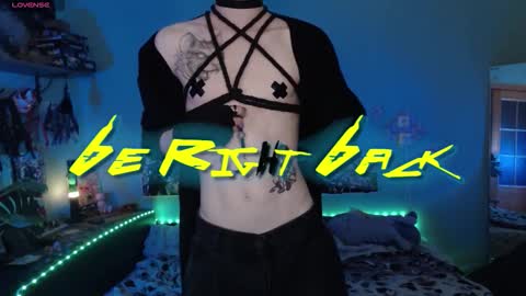 Snapshot of dreammaker_ chatting on 10.11.25 Yukichi online show from 10.11.25