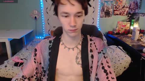 Snapshot of dreammaker_ chatting on 10.13.25 Yukichi online show from 10.13.25