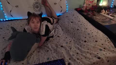 Snapshot of dreammaker_ chatting on 10.20.25 Yukichi online show from 10.20.25