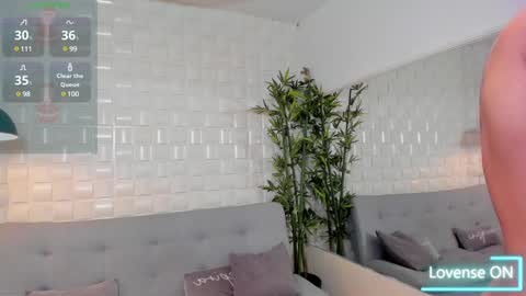 Snapshot of dreammr1 chatting on 12.23.24 cris online show from 12.23.24