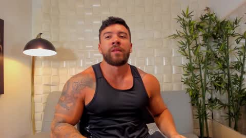 Snapshot of dreammr1 chatting on 01.29.25 cris online show from 01.29.25