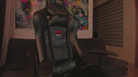 Snapshot of dreammr1 chatting on 11.07.25 cris online show from 11.07.25