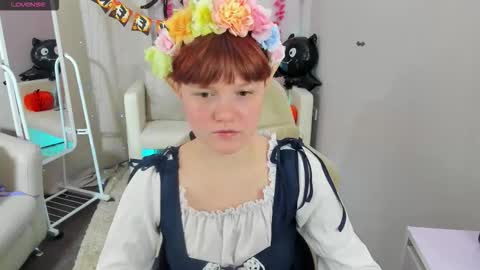 Snapshot of dreammyluna chatting on 10.18.25 Luna online show from 10.18.25