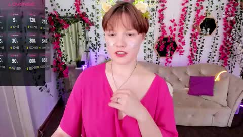 Snapshot of dreammyluna chatting on 12.02.25 Luna online show from 12.02.25