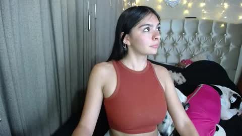 Snapshot of dreams_sophi chatting on 11.30.25 Sophia online show from 11.30.25