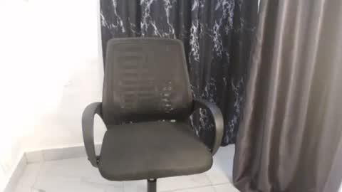 Snapshot of dreamy_wetpussy chatting on 04.27.26 BEAUTY online show from 04.27.26