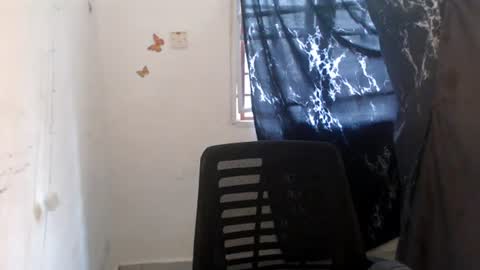 Snapshot of dreamy_wetpussy chatting on 06.26.26 BEAUTY online show from 06.26.26