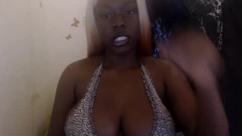 Snapshot of dreamy_wetpussy chatting on 07.12.26 BEAUTY online show from 07.12.26
