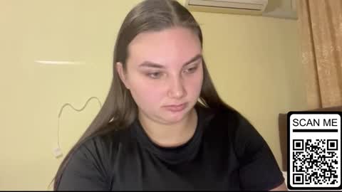 Snapshot of dreamyblushfairy chatting on 09.23.25 Mila online show from 09.23.25