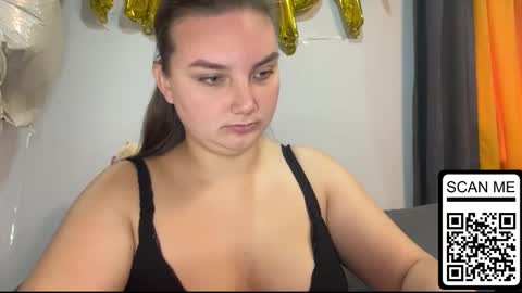 Snapshot of dreamyblushfairy chatting on 09.25.25 Mila online show from 09.25.25