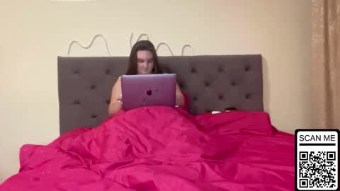 Snapshot of dreamyblushfairy chatting on 10.07.25 Mila online show from 10.07.25