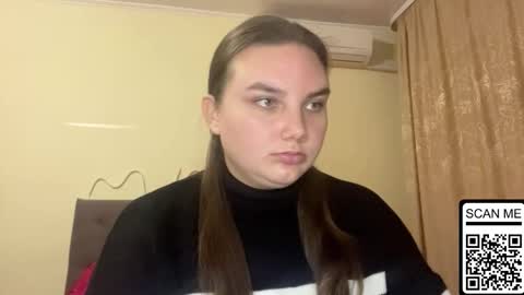 Snapshot of dreamyblushfairy chatting on 10.12.25 Mila online show from 10.12.25