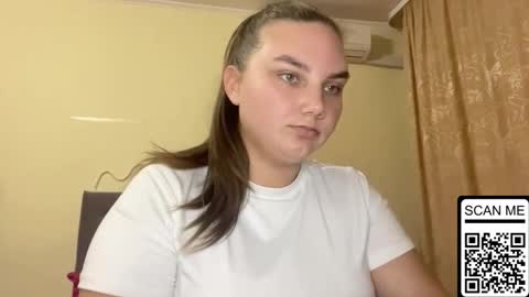 Snapshot of dreamyblushfairy chatting on 10.15.25 Mila online show from 10.15.25