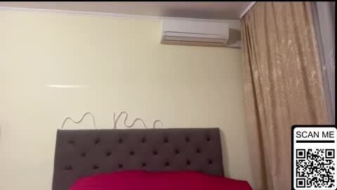 Snapshot of dreamyblushfairy chatting on 11.01.25 Mila online show from 11.01.25