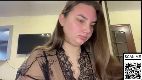 Snapshot of dreamyblushfairy chatting on 11.05.25 Mila online show from 11.05.25