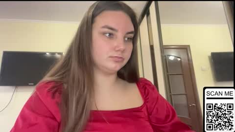 Snapshot of dreamyblushfairy chatting on 11.07.25 Mila online show from 11.07.25