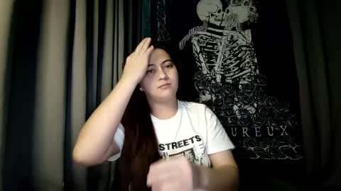 Snapshot of dreamycreamyst chatting on 01.07.25 dreamycreamyst online show from 01.07.25