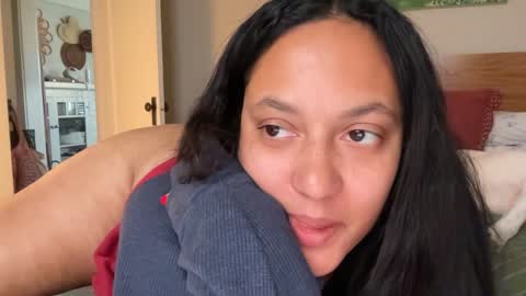 Snapshot of dreamyriri chatting on 12.03.24 RIRI OR DREAMY online show from 12.03.24