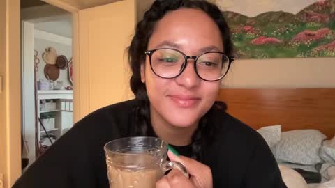 Snapshot of dreamyriri chatting on 12.22.24 RIRI OR DREAMY online show from 12.22.24