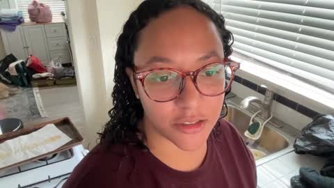 Snapshot of dreamyriri chatting on 12.31.24 RIRI OR DREAMY online show from 12.31.24