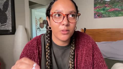 Snapshot of dreamyriri chatting on 01.12.25 RIRI OR DREAMY online show from 01.12.25