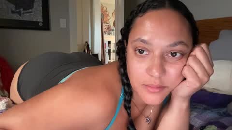 Snapshot of dreamyriri chatting on 01.23.25 RIRI OR DREAMY online show from 01.23.25