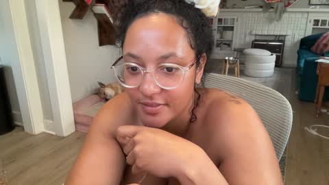 Snapshot of dreamyriri chatting on 02.01.25 RIRI OR DREAMY online show from 02.01.25