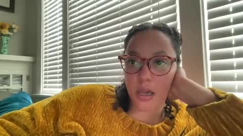 Snapshot of dreamyriri chatting on 02.09.25 RIRI OR DREAMY online show from 02.09.25