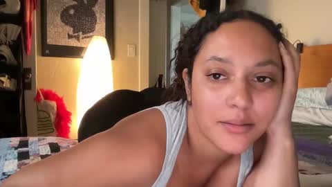 Snapshot of dreamyriri chatting on 02.12.25 RIRI OR DREAMY online show from 02.12.25