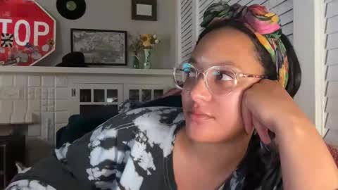 Snapshot of dreamyriri chatting on 03.06.25 RIRI OR DREAMY online show from 03.06.25